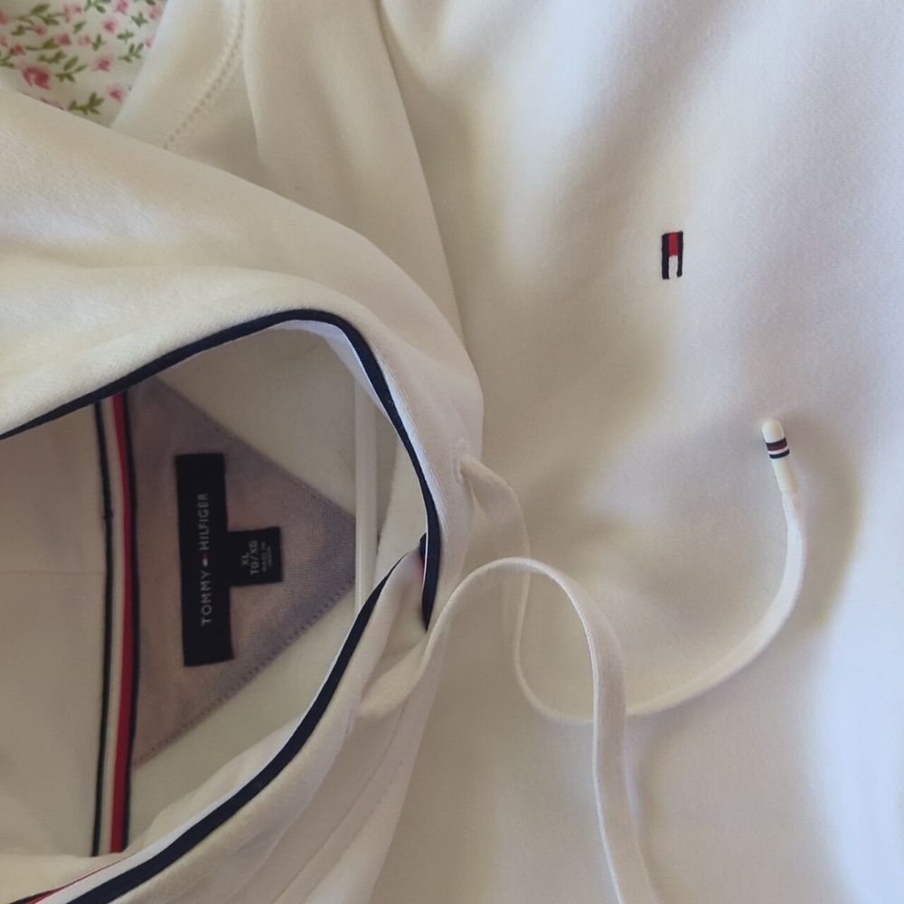 Tommy Hilfiger hoodie - Picture 3 of 3